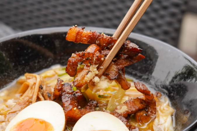 Live & Grill Beyond: Meat and soy sauce ramen