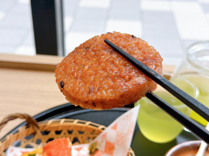 Kome Kome Burger Hakata Station Branch - Buns