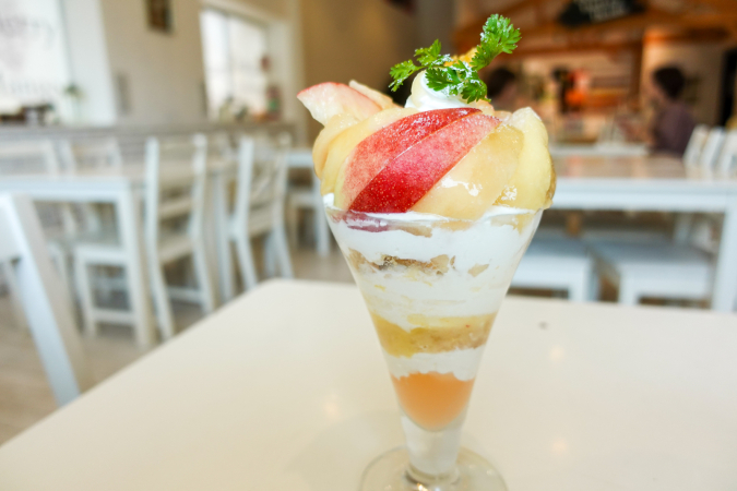 Fruit Factory Mooon Main Store: White Peach Parfait (Overall View)