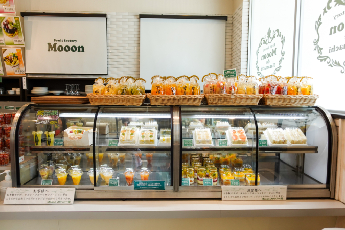 Fruit Factory Mooon Main Store Fresh Confectionery Showcase