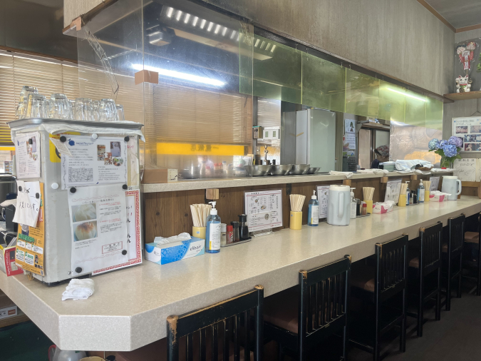 一龍飯店（いちりゅうはんてん）　店内