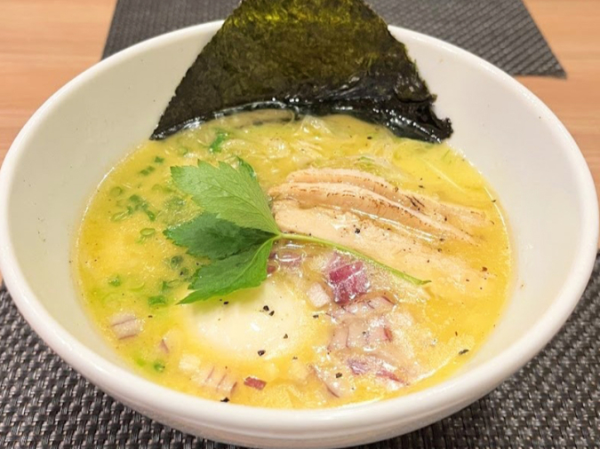 福岡市中央区大名『博多水炊き・焼き鳥・ときどきフレンチ ことぷろ 博多本店』博多地鶏特製らぁめんランチ　