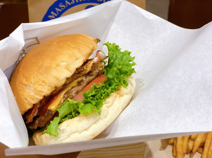 MASAJIRO BURGER（マサジロウバーガー）キャナルシティ博多店　エッグ＆ベーコン