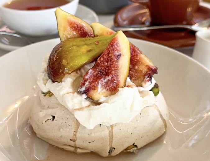 bills Fukuoka: Pavlova