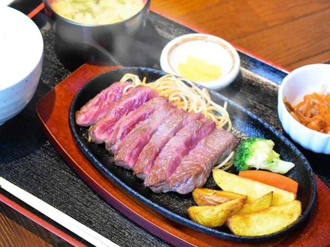 焼肉蓮華　ステーキ定食／みやま市