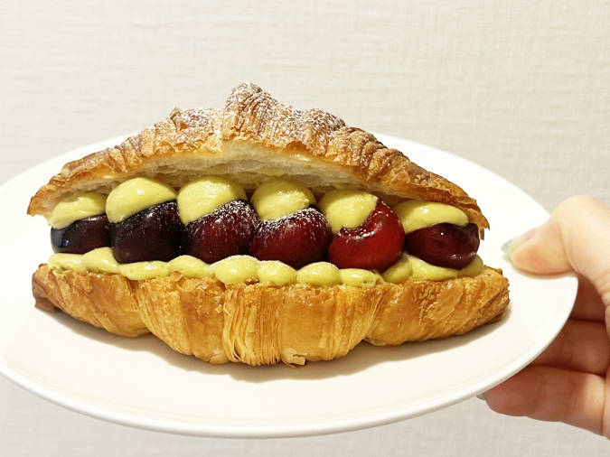 Boulangerie Patisserie E-ji＆co.（ブーランジェリー パティスリー エイジ）　ピスタチオクリームパン