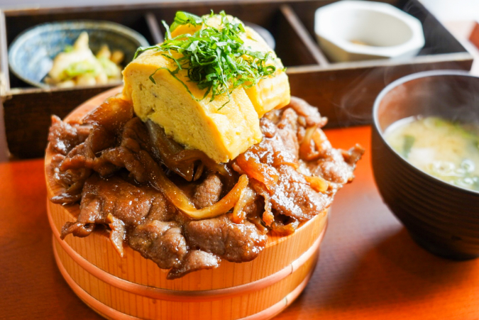 とり安食堂：超豚玉丼