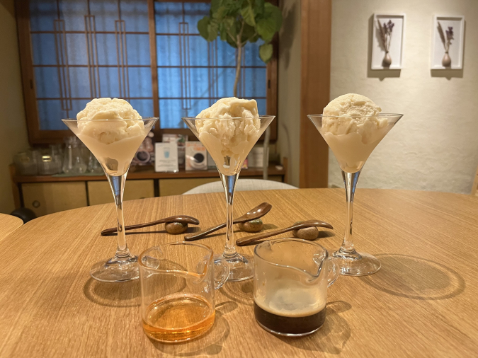 MINORI CAFE: Vanilla ice cream, affogato, peach liqueur ice cream