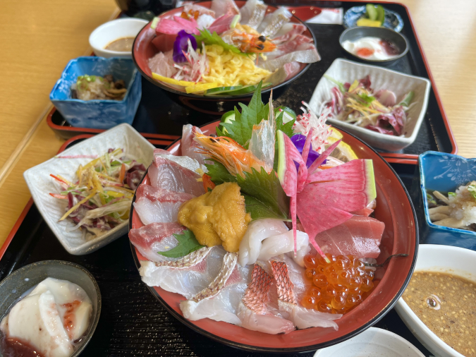 海鮮処まるみつ　海鮮丼セット九種盛り