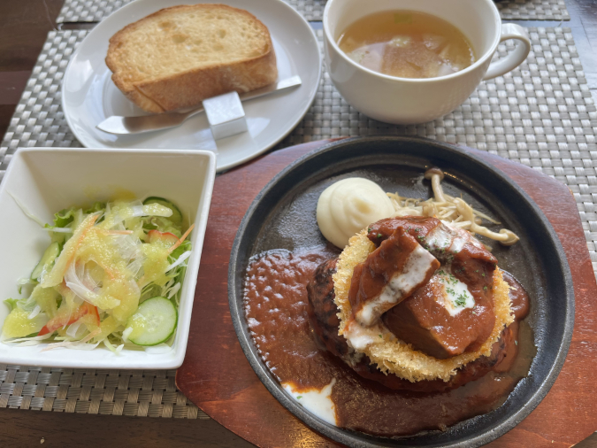 Western Restaurant Ken's Beef Stew and Hamburger Set