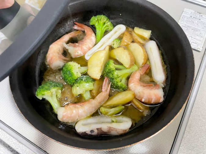 MUJI "Frying Pan Meal Kit: Shrimp and Squid Ajillo"