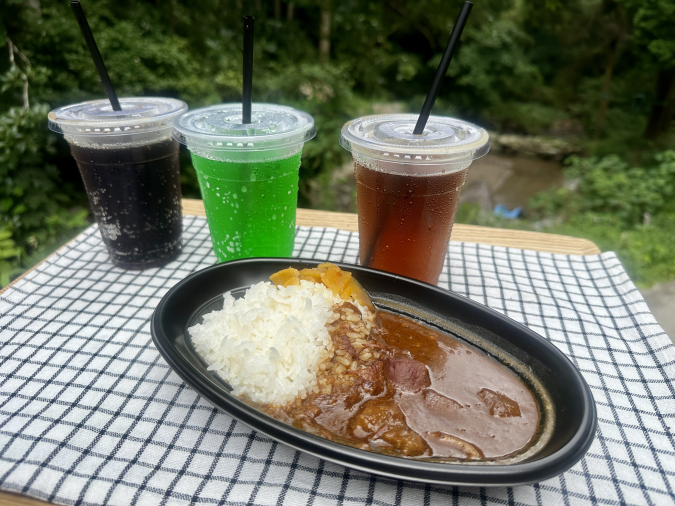 山のガーデン　カレーとドリンク