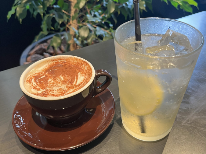 KARAE TABLE Vienna coffee and homemade honey lemon soda