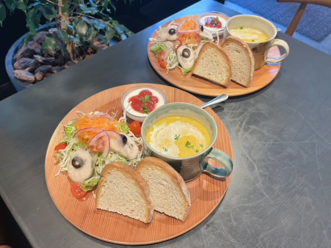 KARAE TABLE: Homemade soup with plenty of vegetables and chicken ham salad