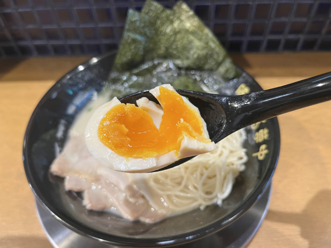 豚煮夢中　特製豚骨らーめん