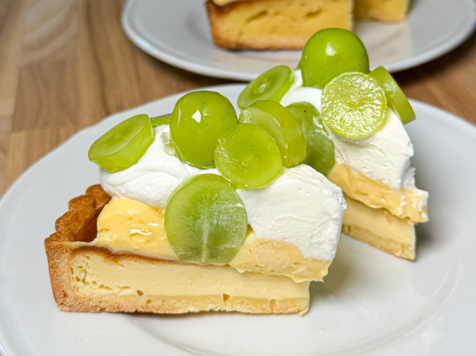 patisserie GREEN LEMON Shine Muscat cheese tart