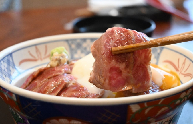 四季亭　雲仙あか牛丼