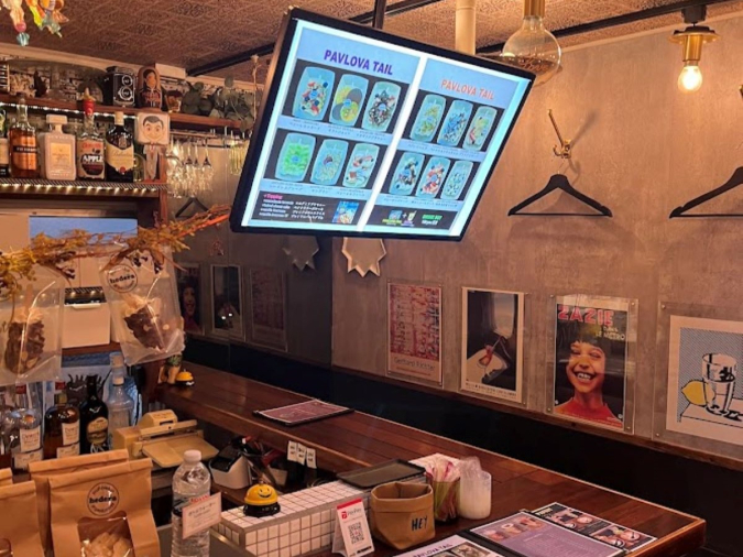 Interior of Patissrie et Cafe Hedera on the first floor