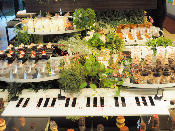 ANA Crowne Plaza Fukuoka Dessert Buffet ~Chocolate Orchestra~ Mirror Table