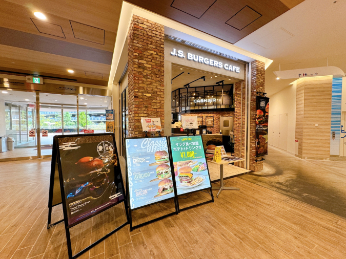 J.S. BURGERS CAFE マークイズ福岡ももち店　外観