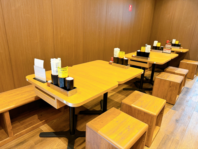 Ichiran Odo Branch, Table seats