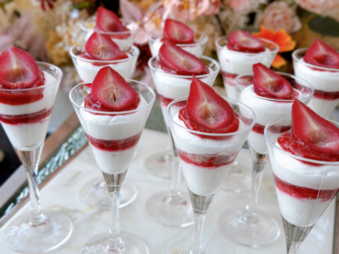 Hilton Fukuoka Sea Hawk Autumn Sunset Sweets Buffet - Venus Belt - Raspberry-flavored pear trifle