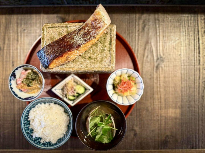 Robata no Itokashi Silver Salmon Set Meal