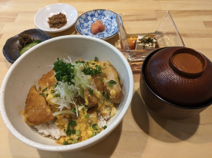 笑いのえびす　ランチメニュー　かつ丼定食