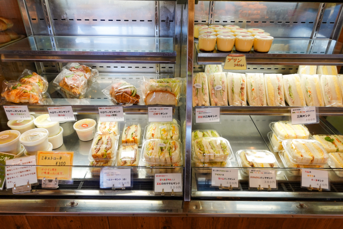 パン工房 高須 La boulangerie TAKASU（ブーランジェリー タカス）　冷蔵ケース