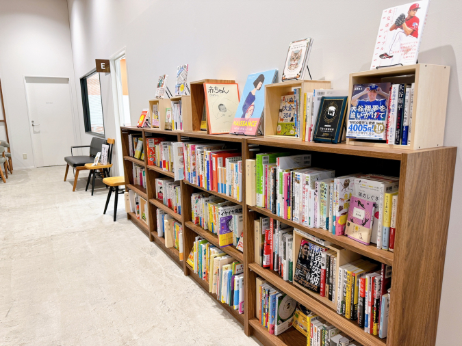 Bunkitsu Fukuoka Tenjin Bookshelf