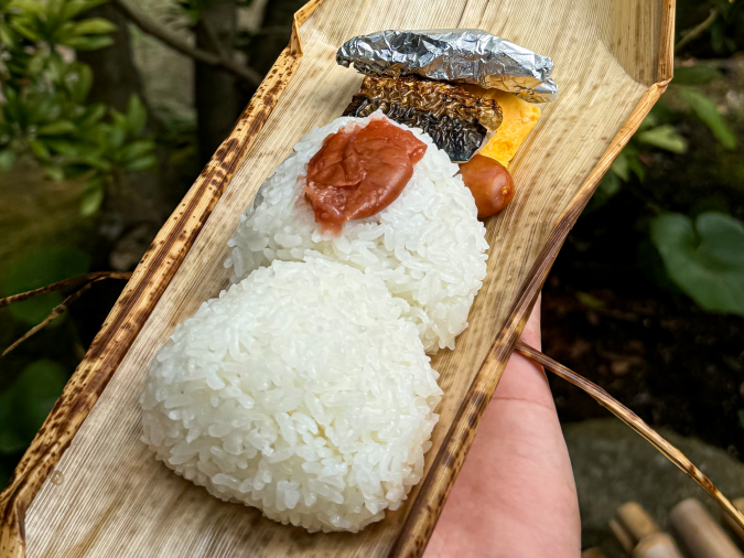 おむすびころりん　竹皮弁当