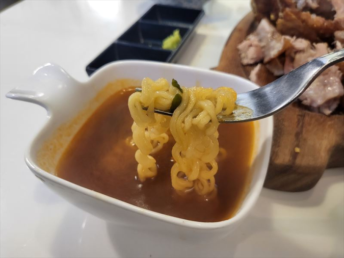 グーンズバックリブでリブと共にでてくるミニラーメン