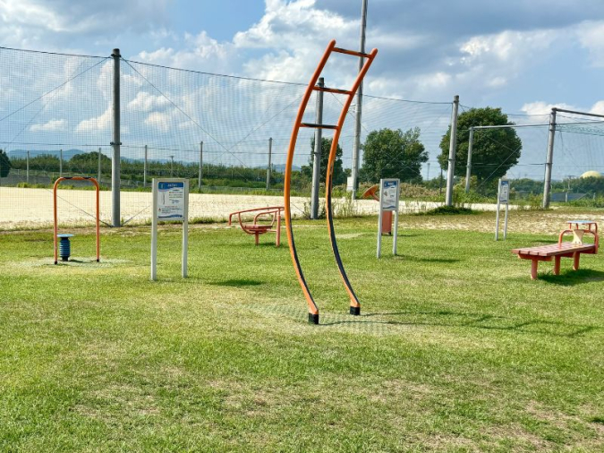 筑前町多目的運動公園 筑前ぽぽろ　子ども広場　健康遊具