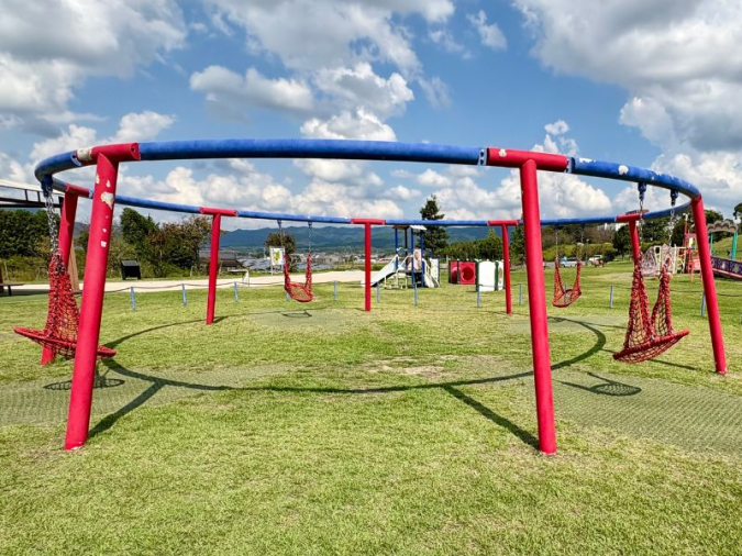 筑前町多目的運動公園 筑前ぽぽろ　子ども広場　ブランコ