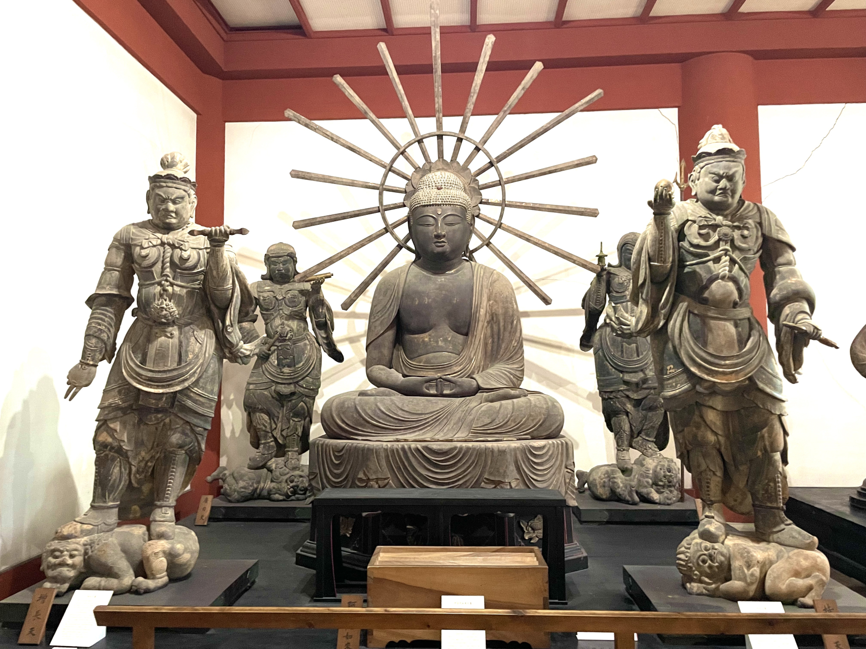 紅葉やコスモス、仏像も!福岡・太宰府「観世音寺」見どころ