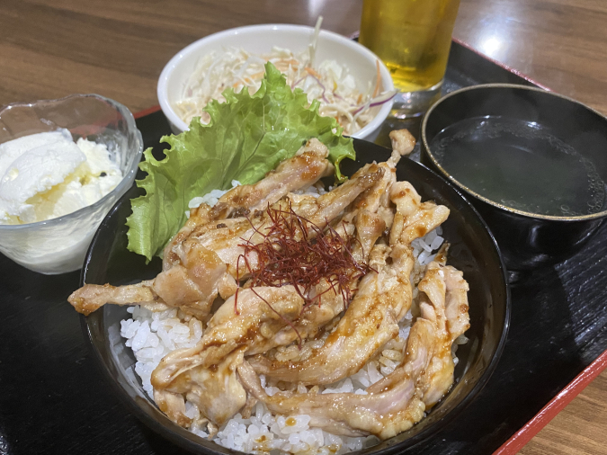 焼肉丼専門店モ〜モ〜総本店　せせり丼　レディースSET