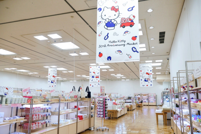 「Hello Kitty 50th Anniversary Market」福岡三越／撮影・博多あや．