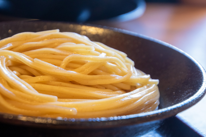 博多くまちゃんらぁめん 春日店　つけ麺の麺