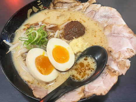 キャナルシティ博多「ラーメンスタジアム23周年」スペシャルラーメン・【らーめん二男坊】博多豚骨HOTジンジャー／バスター