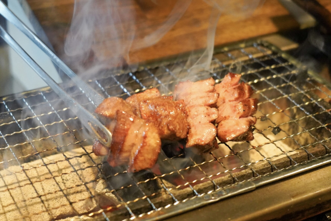 焼肉酒場 にくまる 平和通り店　生タン一本ステーキ