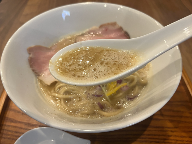 ラーメンと鶏鉄板 チキンマン　鶏そば