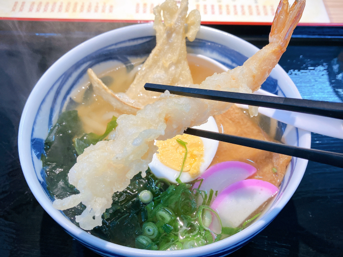 うどん屋としはる　具だくさんうどん