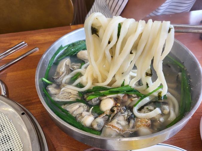 ブウォンカルグクスの麺