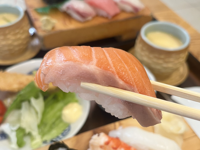 一心鮮魚店　すし定食（サーモン）