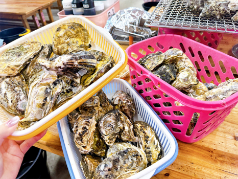 糸島・船越漁港　牡蠣小屋　服部屋