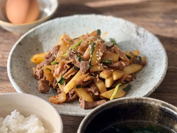 中願寺あゆみレシピ　じゃが牛キムチ炒め