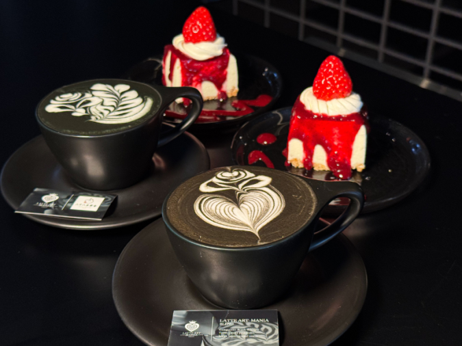 LATTE ART MANIA Fukuoka　ドリンク　ケーキ