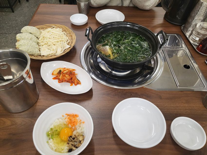 キッパルチブで注文後のテーブルセッティング