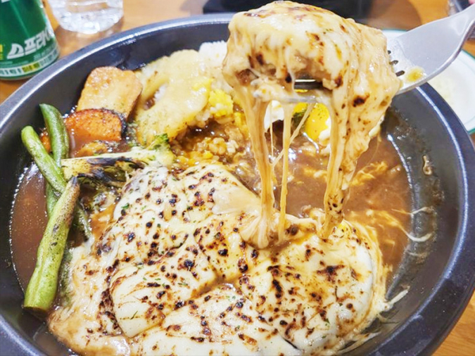 ソンインジャン食堂 南浦店（선인장식당 남포동점）　チーズハンバーグ