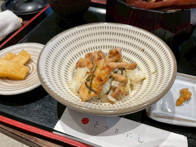 肉ランチまとめ　とりまぶし　調味料付ける